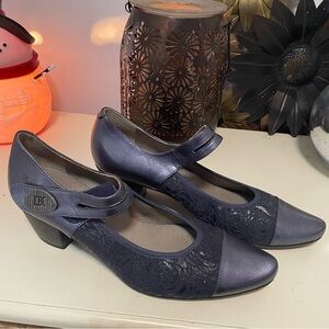 Dorking Elegant Blue Women's Heels with Lace Detail